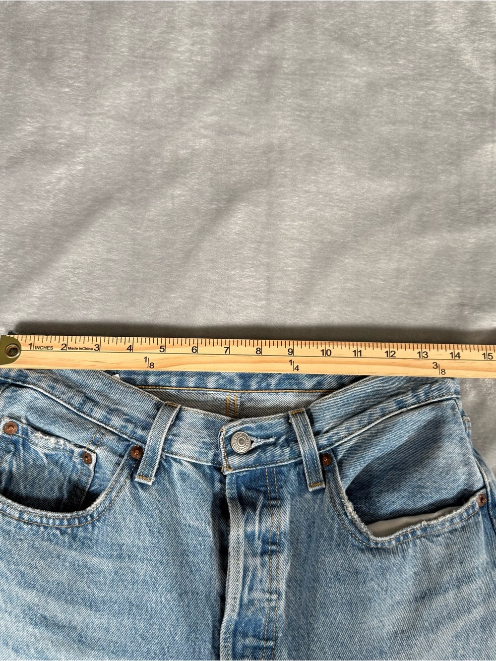 Levis 501 Slim Fit Jeans Womens 27x26 (Fits 27x25) Light Wash Distressed - Picture 12 of 16
